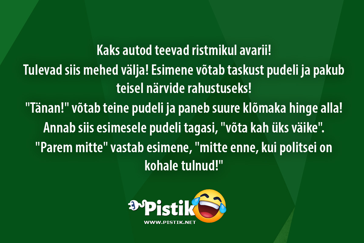 Kaks autod teevad ristmikul avarii! Tulevad siis ...