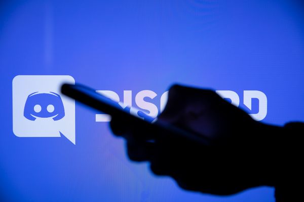 Kaks isikut võeti vastutusele inimeste intiimfotode levitamise eest sotsiaalmeedias