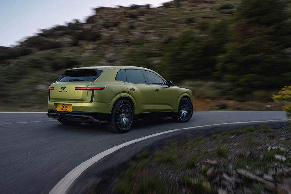Bentley esitles uut elektrilist luksusmaasturit Torcal, mille võimsus ulatub 888 hobujõuni Bentley esitles uut elektrilist luksusmaasturit Torcal, mille võimsus ulatub 888 hobujõuni