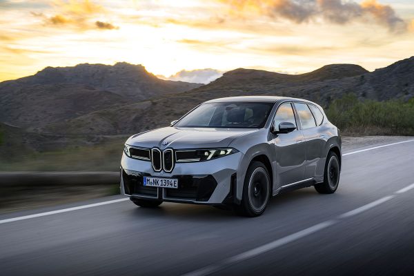 BMW iX3 valiti maailma aasta autoks 2026