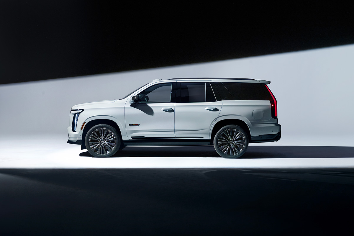 Cadillac esitles 125. aastapäeva tähistamiseks eksklusiivset Escalade-V erimudelit Cadillac esitles 125. aastapäeva tähistamiseks eksklusiivset Escalade-V erimudelit