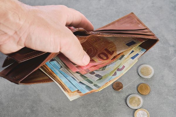 Eesti keskmine palk tõusis 2243 euroni, Tallinnas ületas see 2600 euro piiri