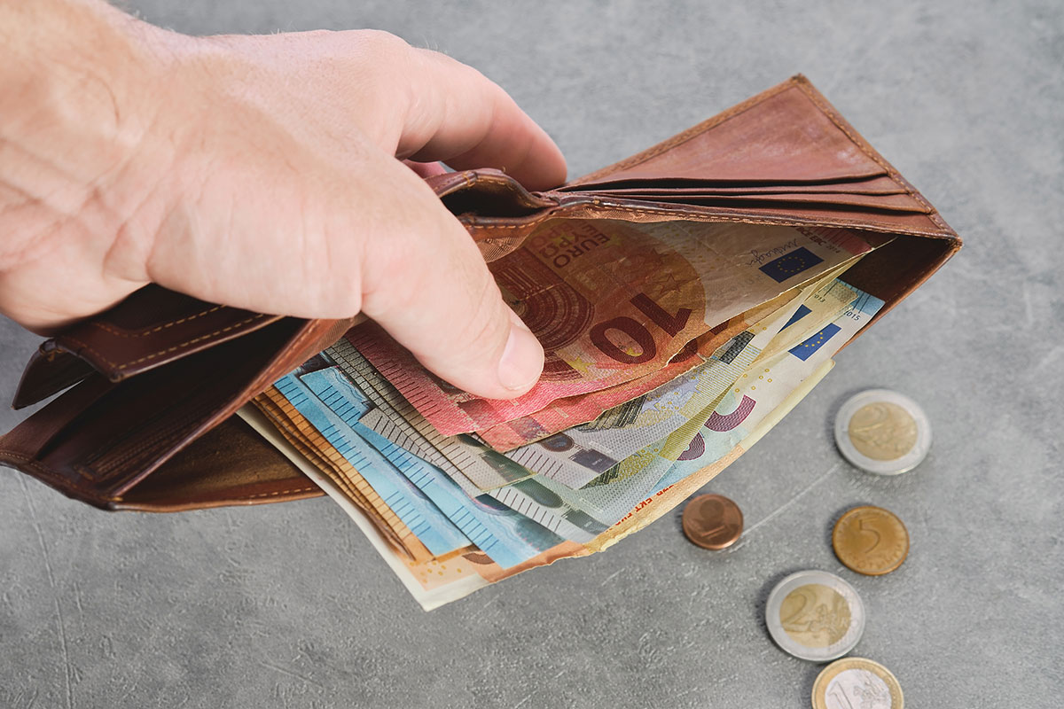 Eesti keskmine palk tõusis 2243 euroni, Tallinnas ületas see 2600 euro piiri Eesti keskmine palk tõusis 2243 euroni, Tallinnas ületas see 2600 euro piiri