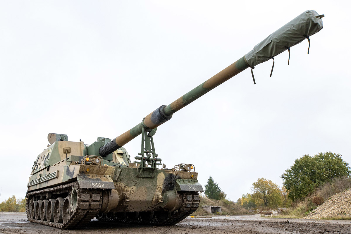 Esimesed Lõuna-Koreast tellitud liikursuurtükid K9 Kõu jõudsid Eesti kaitseväe relvastusse