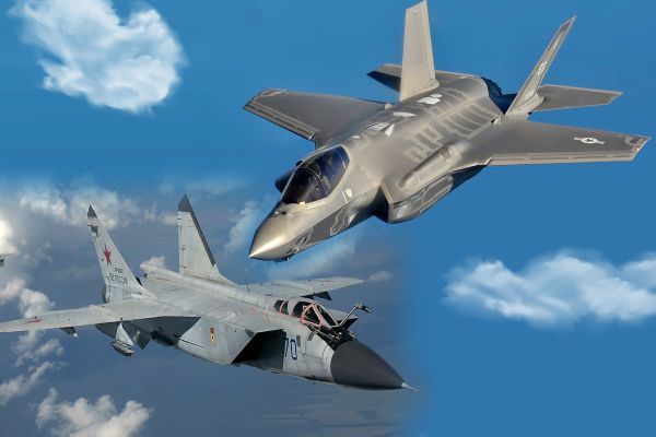 Kolm Vene MiG-31 hävituslennukit rikkus täna Eesti õhupiiri