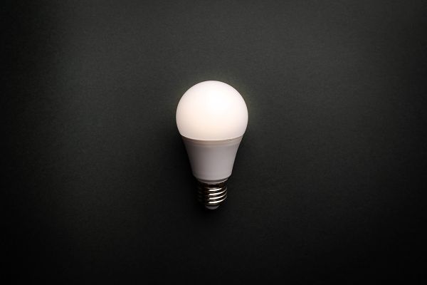 LED-lambid tarbivad kuni 85% vähem energiat kui hõõglambid LED-lambid tarbivad kuni 85% vähem energiat kui hõõglambid
