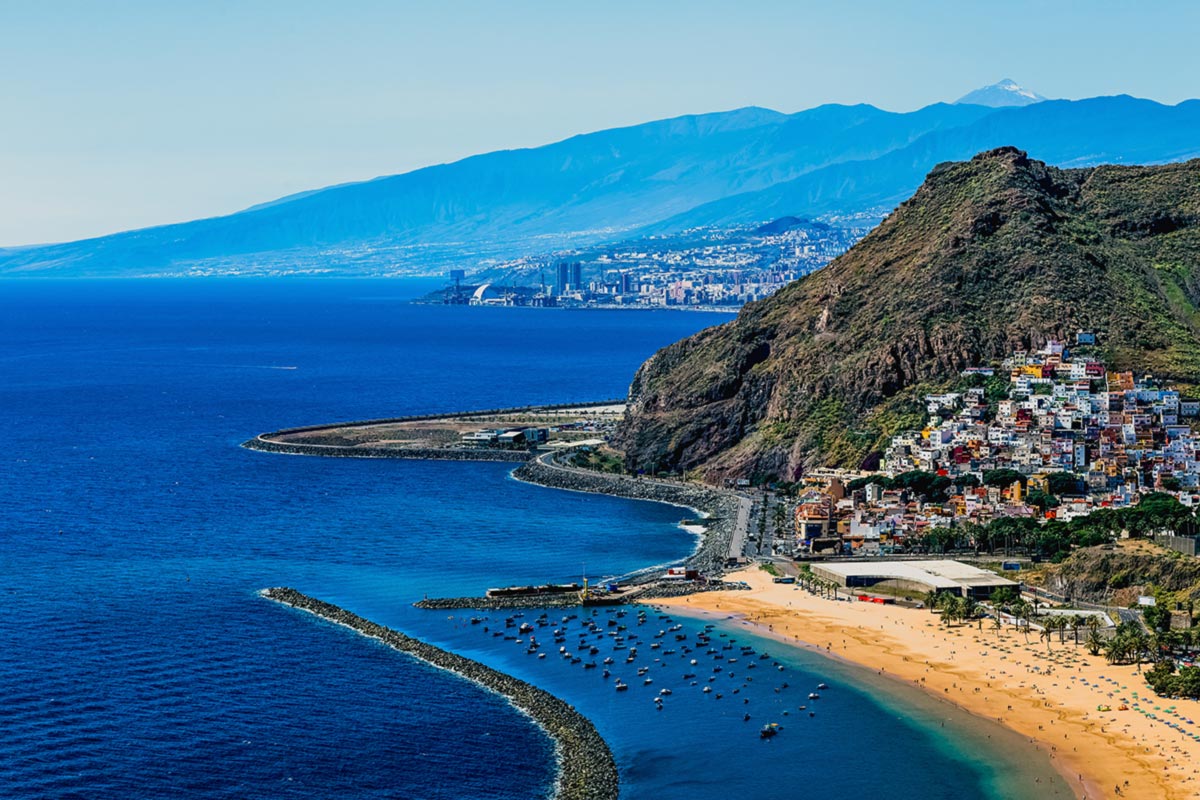 Tenerife pakub rannapuhkuse kõrval võimalust matkata mägedes, jalutada ajaloolistes linnades ja vaadelda ookeanil delfiine. Mitmekülgse reisi saab kokku panna n