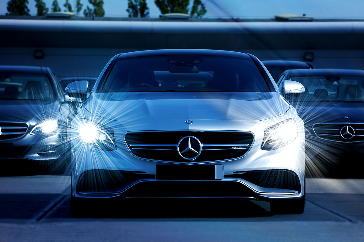 Mis teeb Mercedest premium-klassi auto?