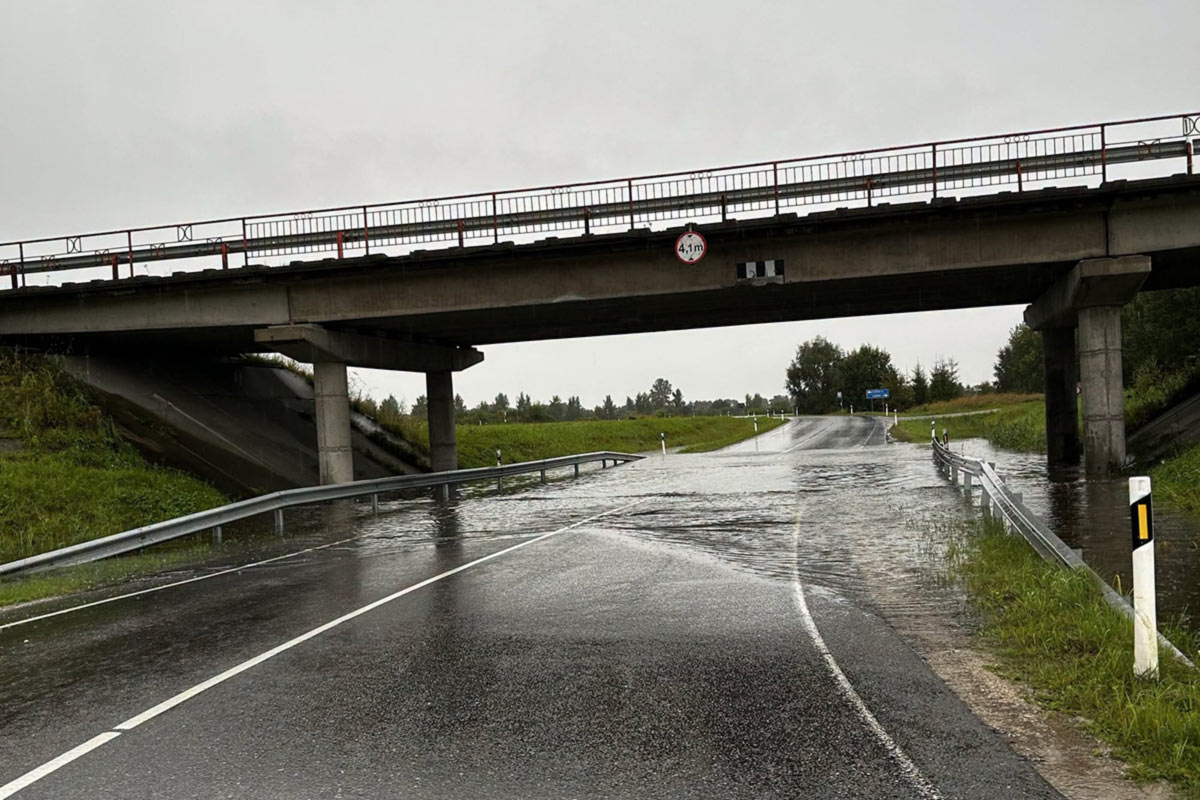 Tugev vihmasadu uputas Pärnu piirkonnas tunnelid, mitu teelõiku on suletud Tugev vihmasadu uputas Pärnu piirkonnas tunnelid, mitu teelõiku on suletud