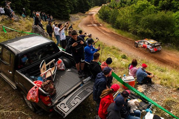 Acropolis ralli esimene täispikk päev raputas favoriite, Neuville liider