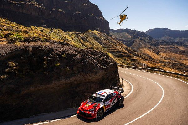 Ogier haaras Kanaari rallil liidrikoha, Toyota hõivas esiviisiku