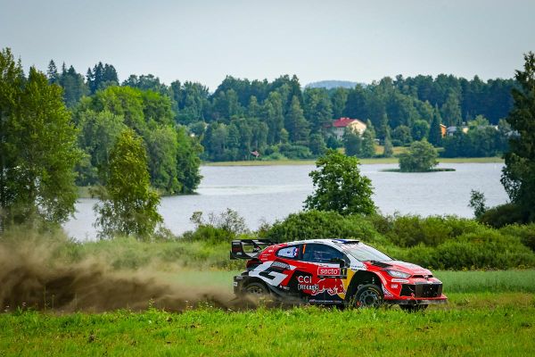 Virves haaras Soome rallil WRC2 liidrikoha, Ogier kasvatas edu
