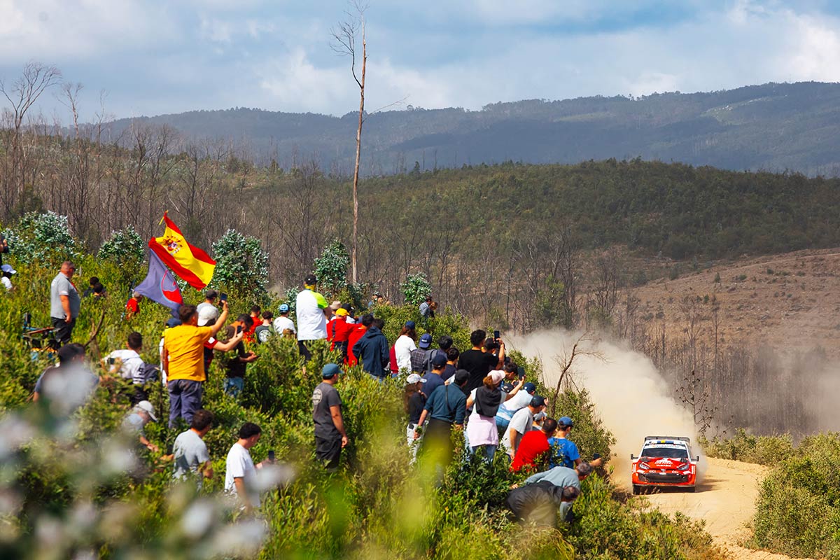 Oliver Solberg alustas Portugali rallit liidrina, eestlaste võistlus jäi pooleli