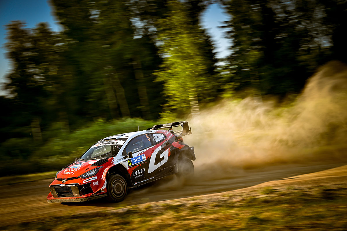 Pajari kasvatas viimase päeva eel edu ja on karjääri esimese WRC-võidu lävel Rally Estonial Pajari kasvatas viimase päeva eel edu ja on karjääri esimese WRC-võidu lävel Rally Estonial