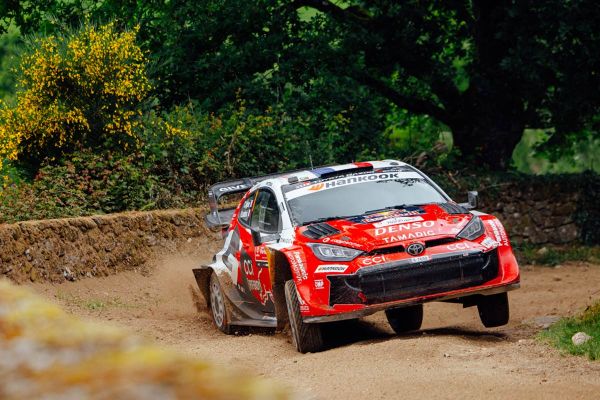 Portugali ralli liidrina jätkab Ogier, vihm ja muda muutsid laupäeva kaootiliseks