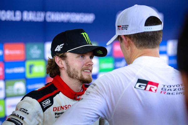 Solberg hoiab reedese päeva järel Safari rallil nappi edu, Ogier vaid sekundi kaugusel