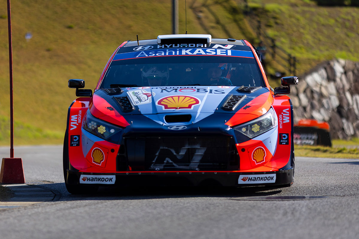 Tänak Jaapanis lühikesel publikukatsel Rovanperä järel teine Tänak Jaapanis lühikesel publikukatsel Rovanperä järel teine