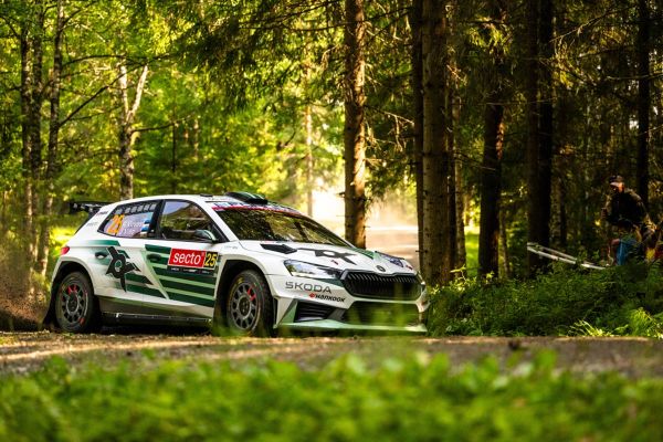 Virves jätkab WRC2 liidrina, Leustu katsel tabas favoriite suur ebaõnn