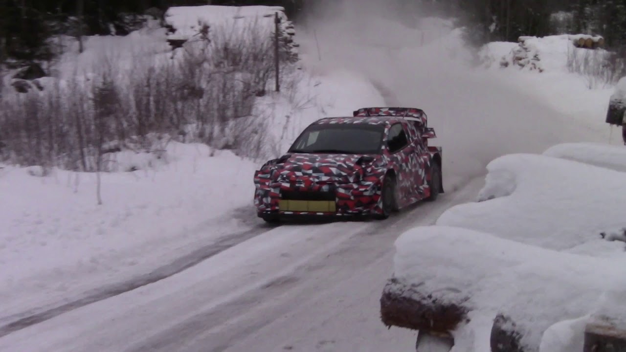 Latvala harjutamas enne Rootsi ralli ning Hänninen uut, 2021. aasta Toyota GR WRC-d testimas