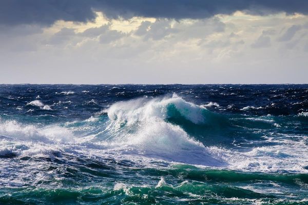 Сегодня погода в Эстонии станет ветреной, на островах ожидается особо опасный шторм