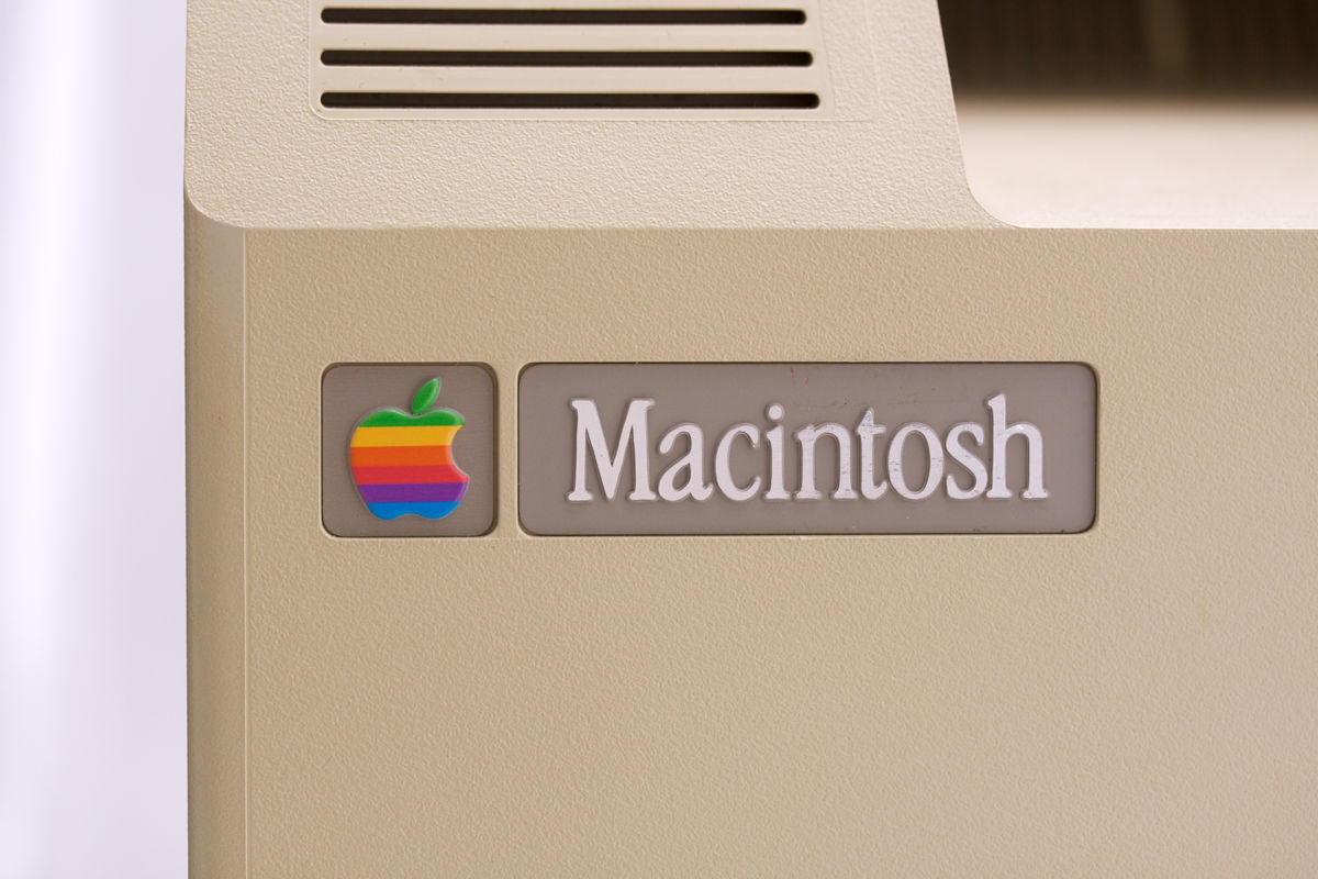 Esimene graafilise kasutajaliidesega laiatarbearvuti - Apple Macintosh 128K tähistas 40. juubelit