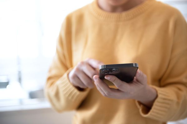 Mobiilioperaatori vahetamine kiireneb novembrist, number liigub üle juba järgmisel päeval Mobiilioperaatori vahetamine kiireneb novembrist, number liigub üle juba järgmisel päeval