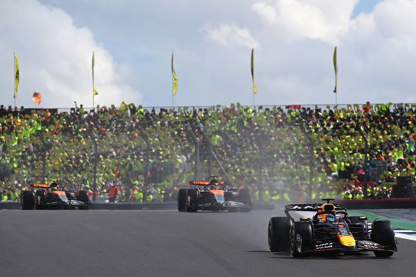 Norris võitis draamat täis Suurbritannia GP