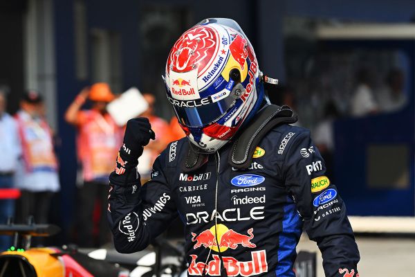 Verstappen alistas Hamiltoni ja teenis Sepangis 2026. aasta esimese kvalifikatsioonivõidu