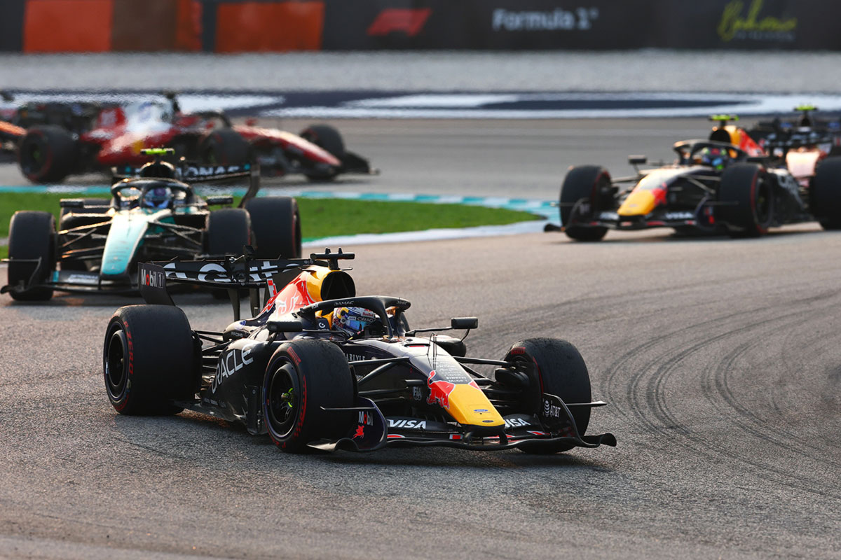 Verstappen teenis Malaisias hooaja esimese võidu, Russell katkestas dramaatiliselt Verstappen teenis Malaisias hooaja esimese võidu, Russell katkestas dramaatiliselt