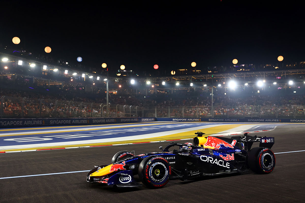 Verstappen võitis vihmamärjal rajal peetud Singapuri GP sprindi Verstappen võitis vihmamärjal rajal peetud Singapuri GP sprindi