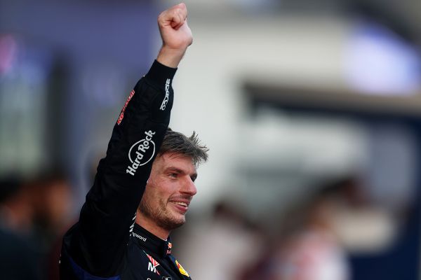 Vihm, turvaautod ja Russelli katkestamine, Verstappen võitis Bahreini GP