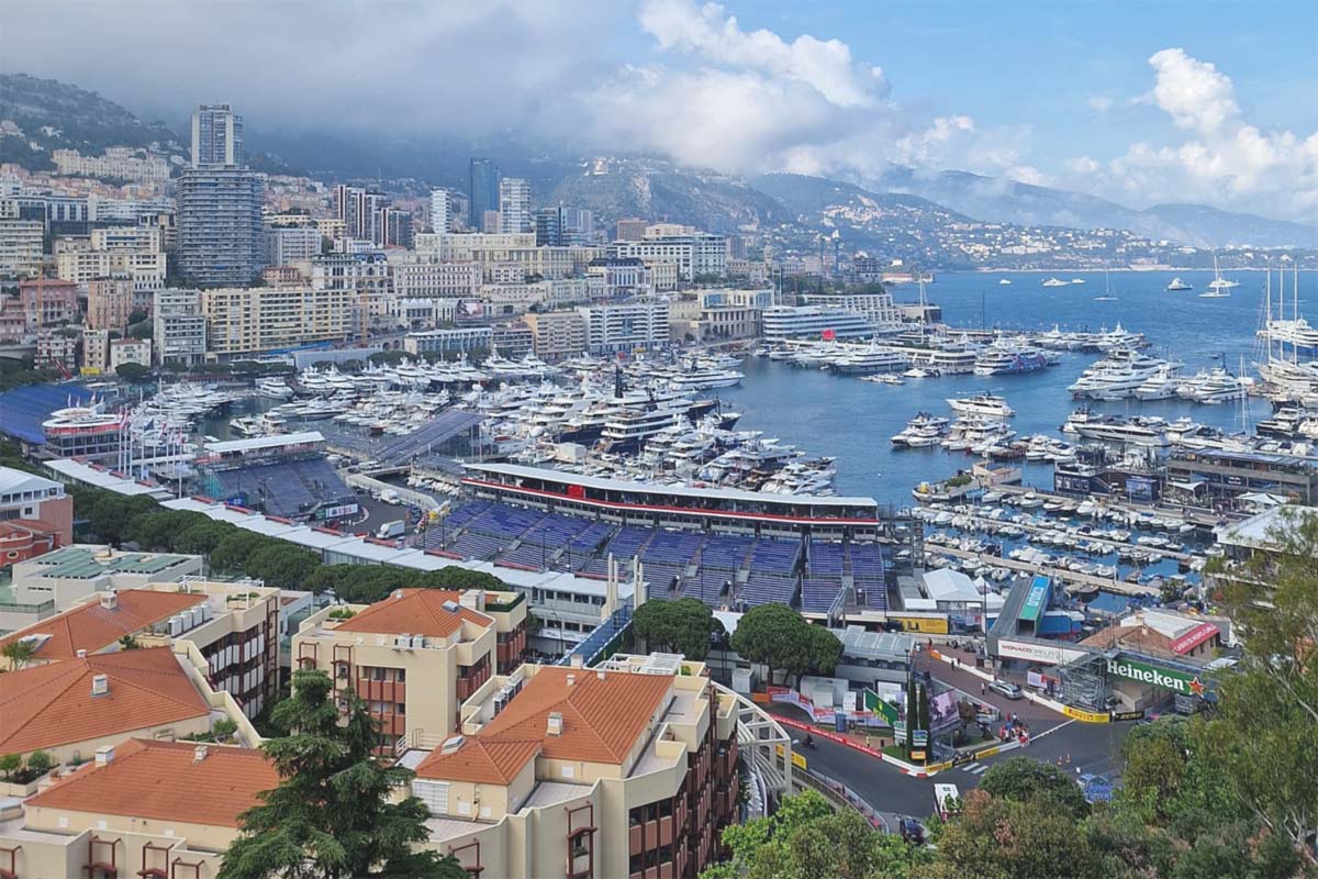 Vormel-1 masinad kihutavad võidu Monacos