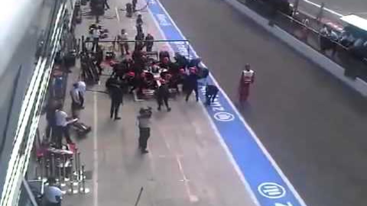 Itaalia GP 2010 - Sakon Yamamoto mehhaanikust ülesõit